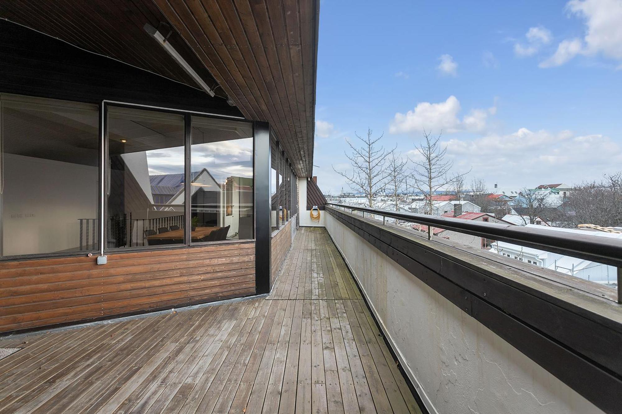 Penthouse Apt On The Shopping Street-Free Parking 雷克雅維克 外观 照片