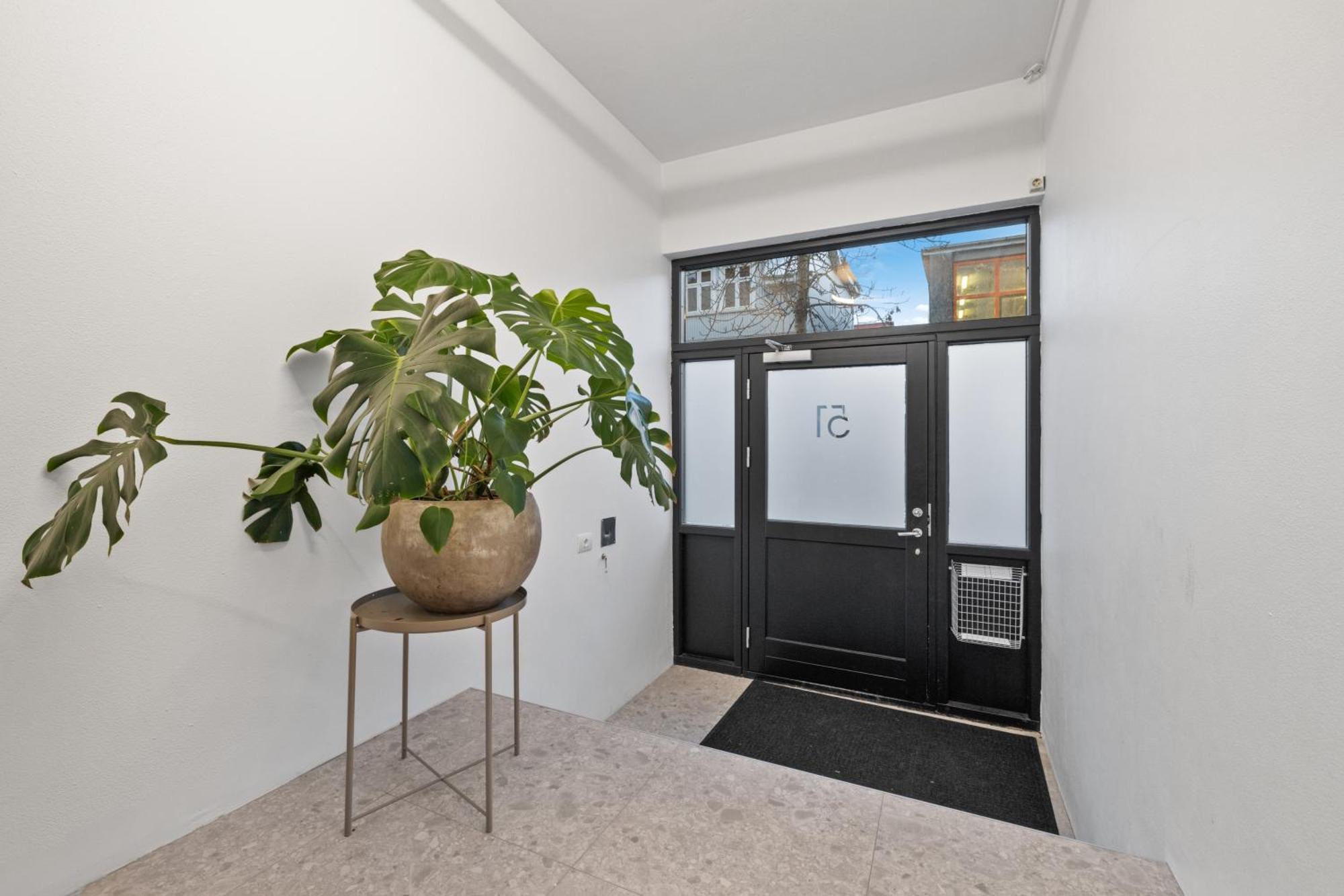 Penthouse Apt On The Shopping Street-Free Parking 雷克雅維克 外观 照片
